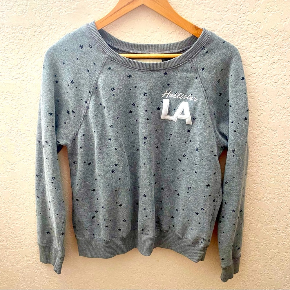 Junior Hollister Grey Crew Neck Sweatshirt - small